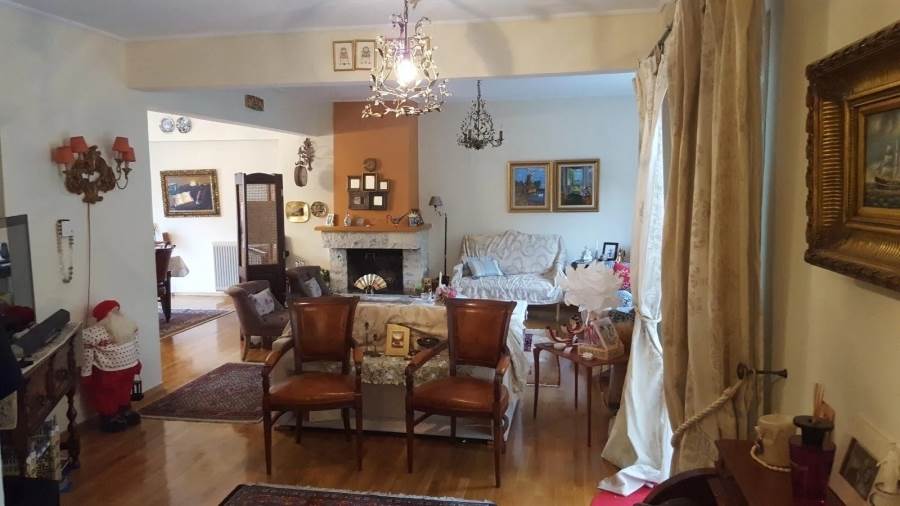 (For Sale) Residential Maisonette || Athens North/Nea Erithraia - 297 Sq.m, 4 Bedrooms, 470.000€ 