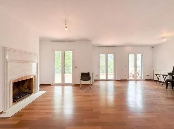 (For Rent) Residential Maisonette || Athens North/Ekali - 300 Sq.m, 4 Bedrooms, 3.900€ 