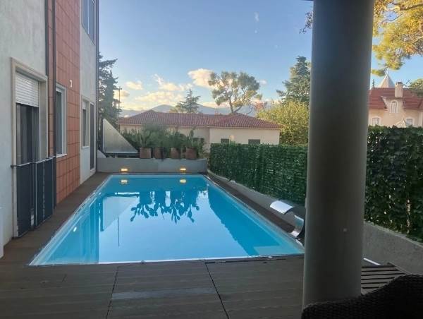 (For Rent) Residential Maisonette || Athens North/Kifissia - 300 Sq.m, 5 Bedrooms, 4.500€ 