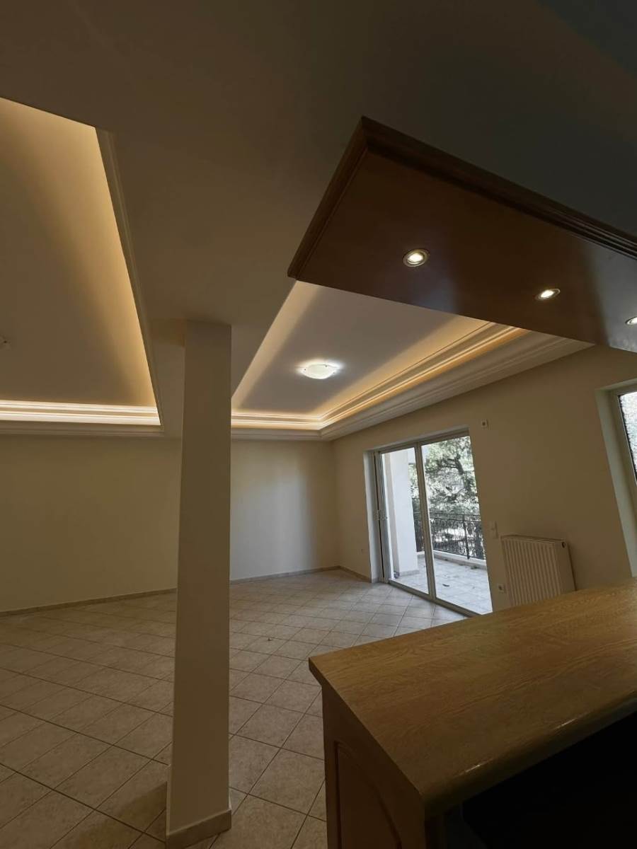 (For Rent) Residential Floor Apartment || Athens North/Nea Erithraia - 150 Sq.m, 3 Bedrooms, 1.400€ 