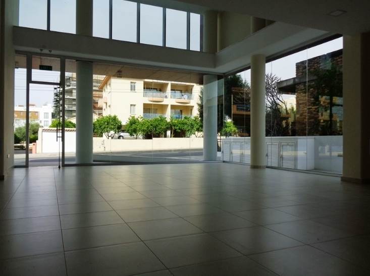 (Προς Ενοικίαση) Επαγγελματικός Χώρος Κατάστημα || Αθήνα Βόρεια/Νέα Ερυθραία - 340 τ.μ, 4.000€ 