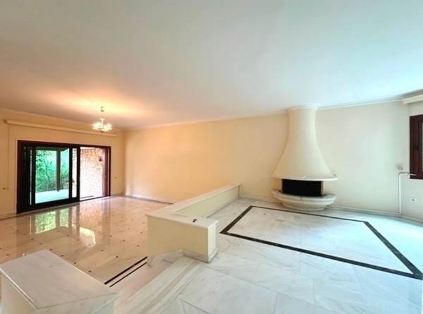 (For Rent) Residential Floor Apartment || Athens North/Ekali - 210 Sq.m, 3 Bedrooms, 2.300€ 