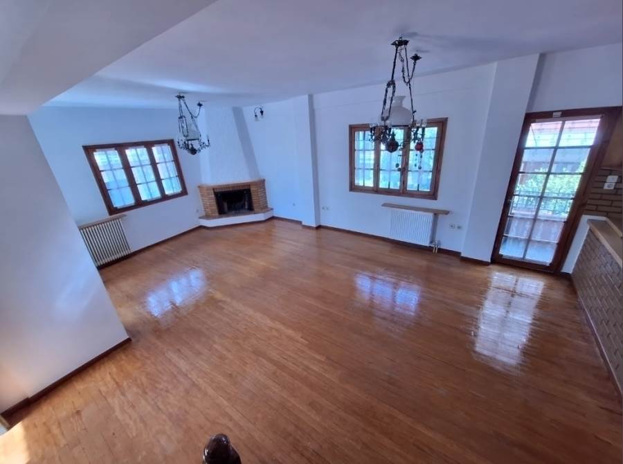 (For Rent) Residential Maisonette || Athens North/Kifissia - 130 Sq.m, 3 Bedrooms, 1.000€ 