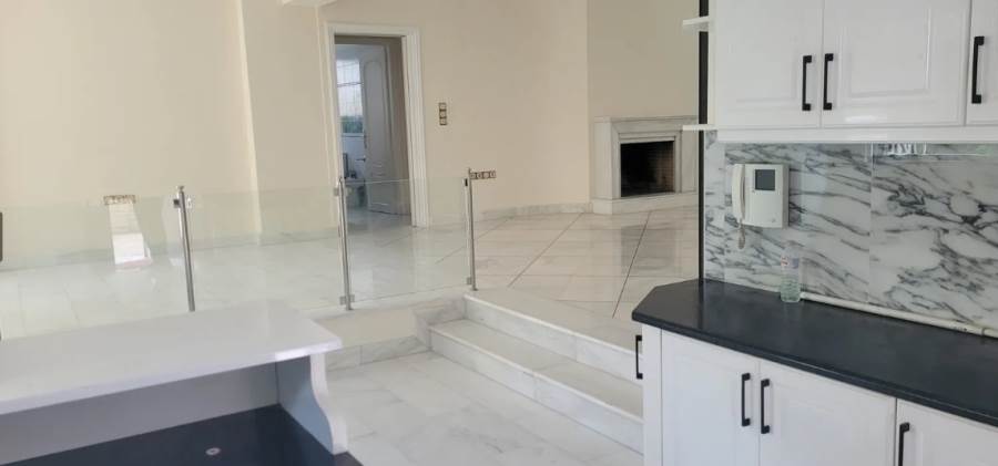 (For Rent) Residential Maisonette || Athens North/Nea Erithraia - 230 Sq.m, 4 Bedrooms, 2.300€ 