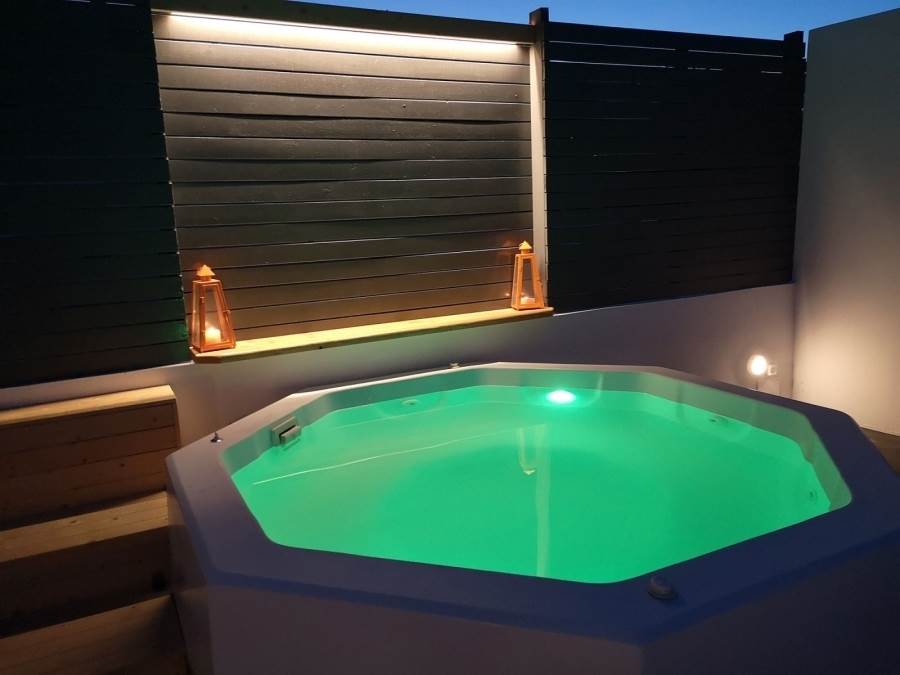 (Προς Πώληση) Επαγγελματικός Χώρος Ξενοδοχείο || Κυκλάδες/Σαντορίνη - 200 τ.μ, 2.000.000€ 