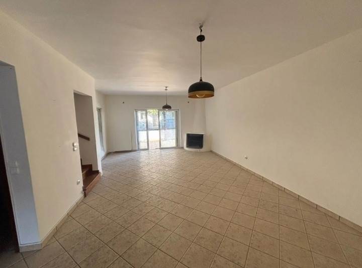 (For Rent) Residential Maisonette || Athens North/Nea Erithraia - 160 Sq.m, 3 Bedrooms, 1.400€ 