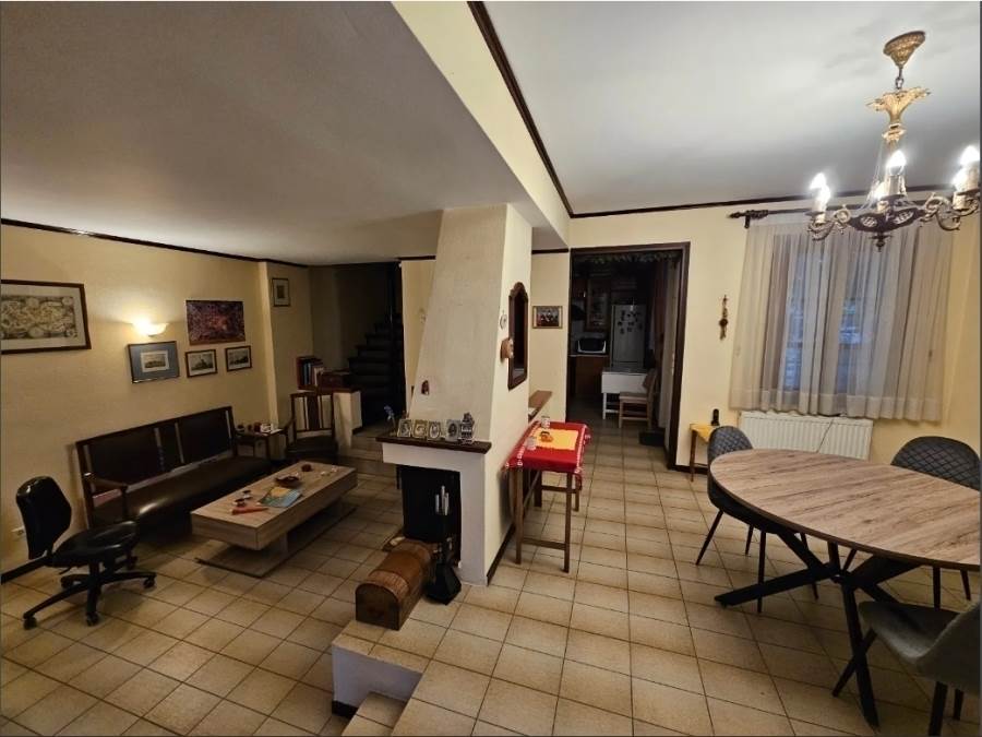 (For Sale) Residential Detached house || Athens North/Chalandri - 220 Sq.m, 4 Bedrooms, 750.000€ 