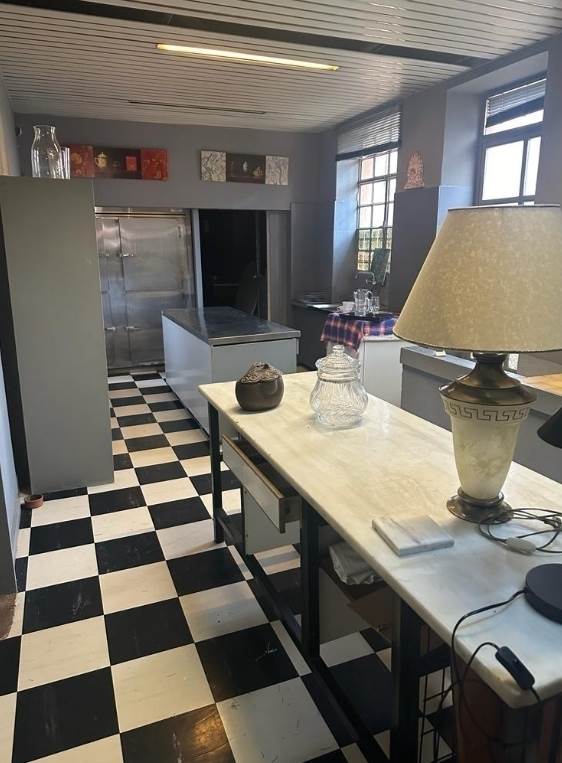 (Προς Ενοικίαση) Επαγγελματικός Χώρος Κατάστημα || Ανατολική Αττική/Δροσιά - 190 τ.μ, 2.500€ 