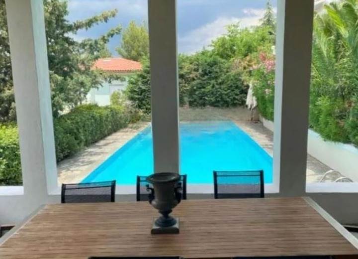 (Προς Ενοικίαση) Κατοικία Μονοκατοικία || Αθήνα Βόρεια/Νέα Ερυθραία - 650 τ.μ, 7 Υ/Δ, 7.000€ 