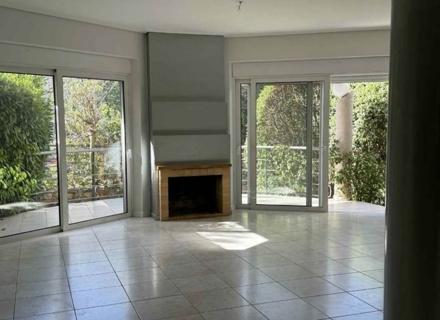 (For Rent) Residential Maisonette || Athens North/Kifissia - 250 Sq.m, 4 Bedrooms, 2.480€ 